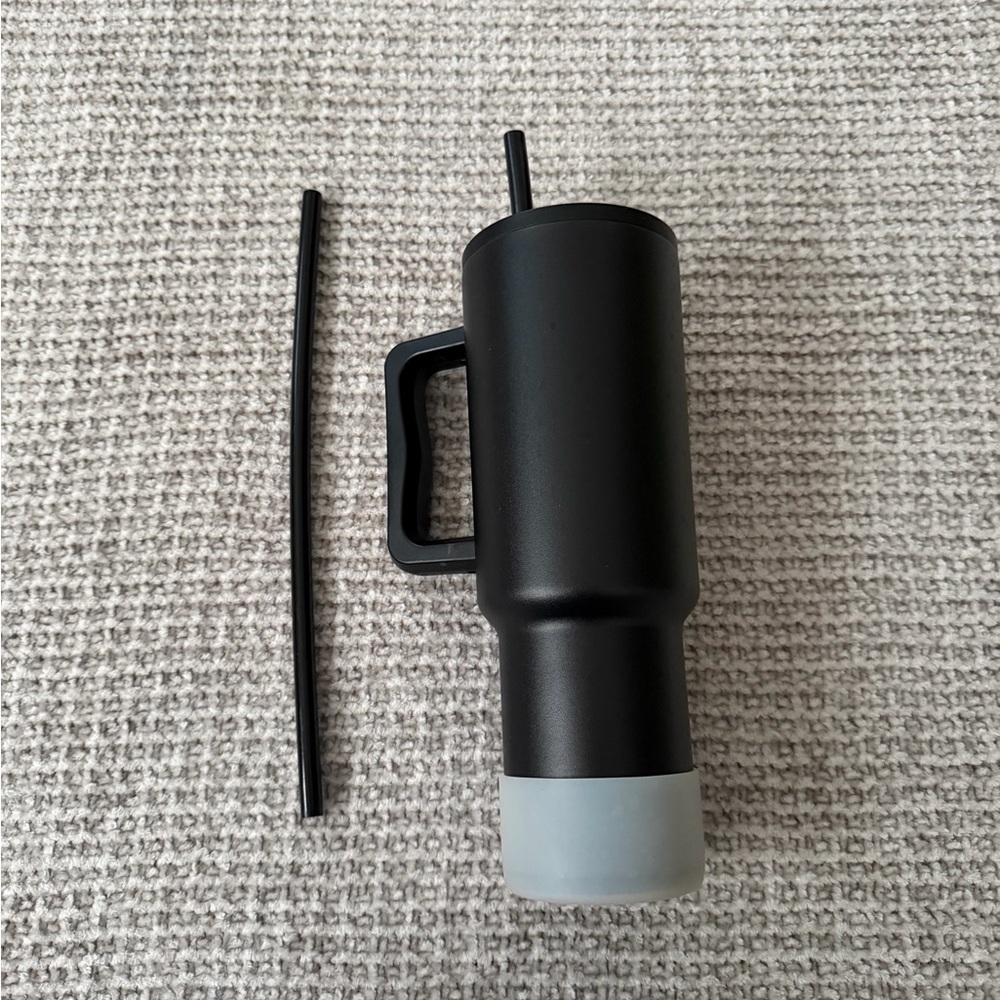 Simple modern Black Tumbler with Straw